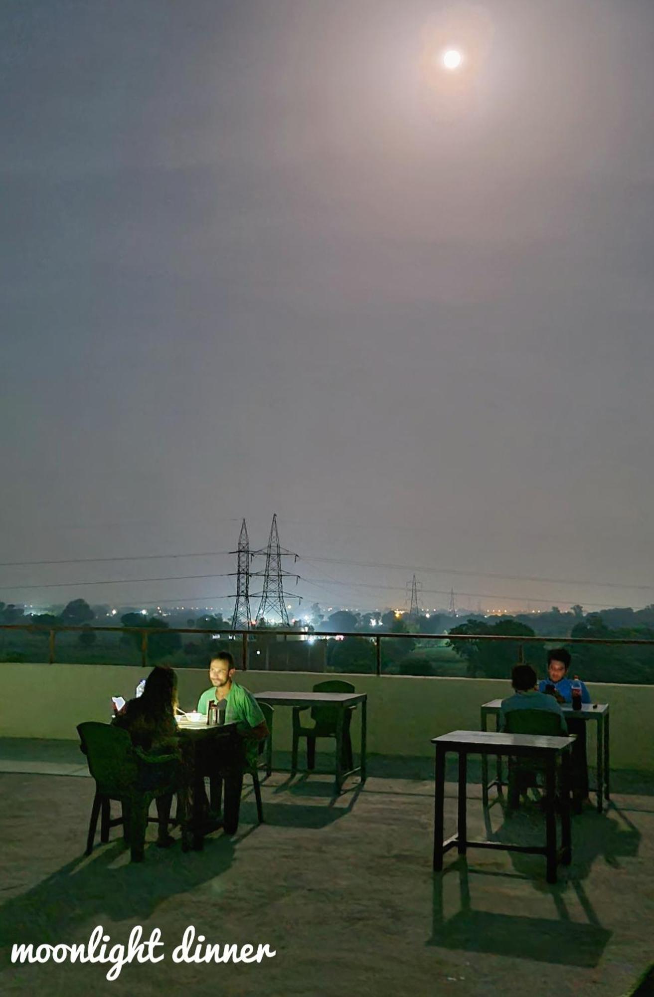 Sunrise Homestay Agra-Rooftop View Taj Mahal Agra  Exterior photo