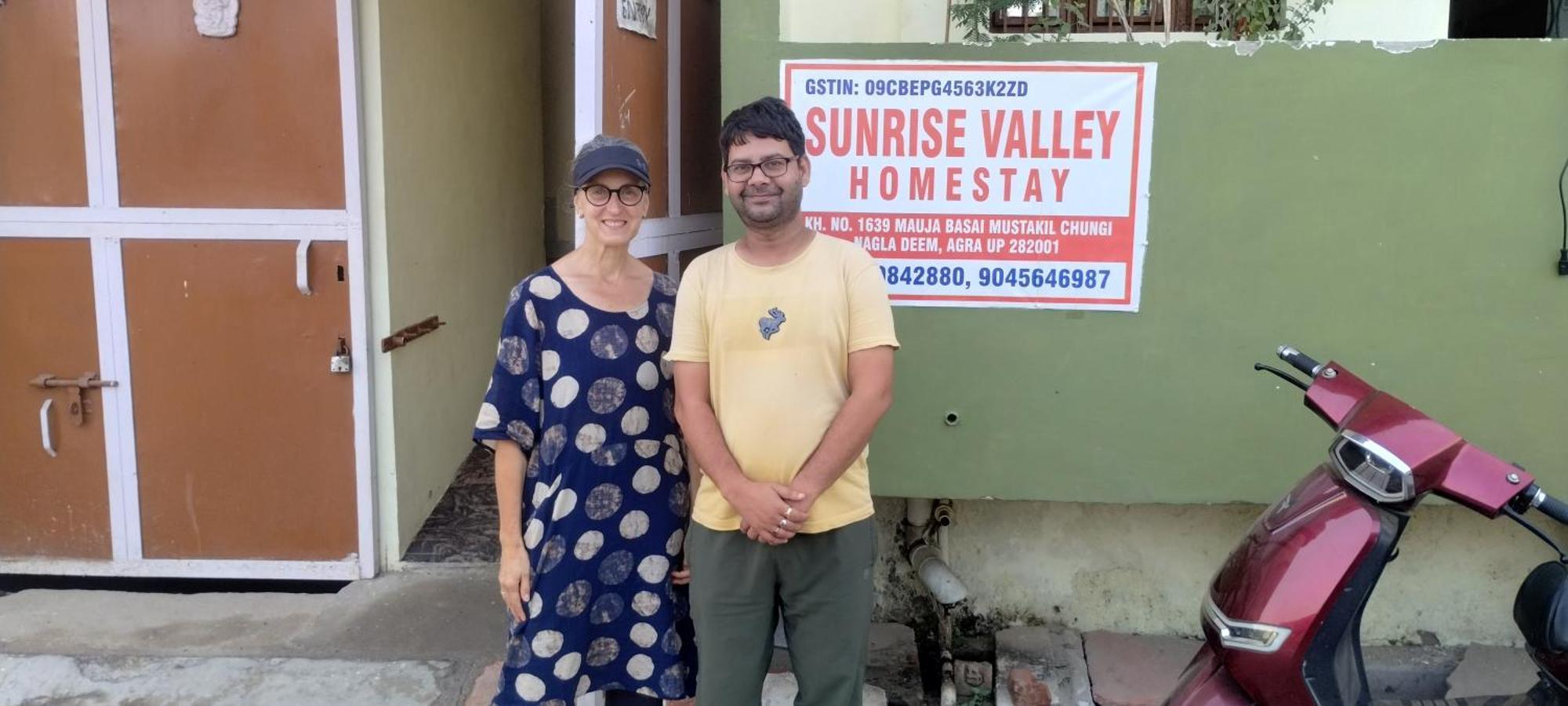 Sunrise Homestay Agra-Rooftop View Taj Mahal Agra  Exterior photo